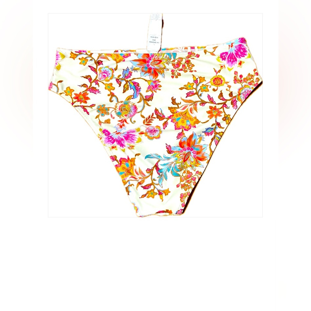 NWT Cupshe bikini bottom. Pink/ white floral. Size Large